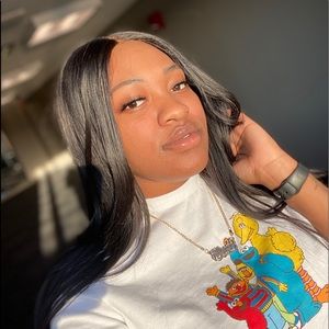 Meet your Posher, Alexis